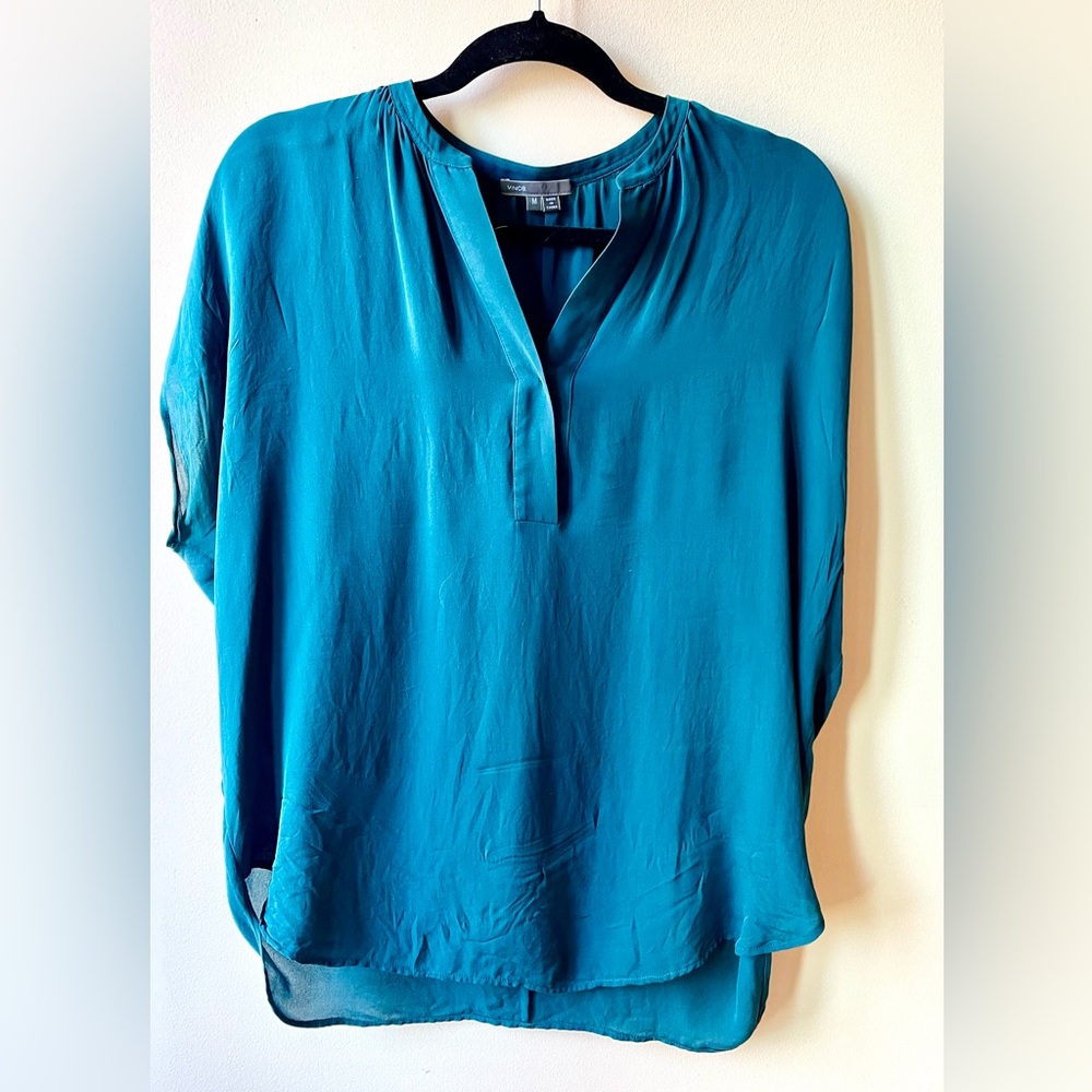 Vince Silk Cap-Sleeve Half-Placket Blouse in Turquoise sz M